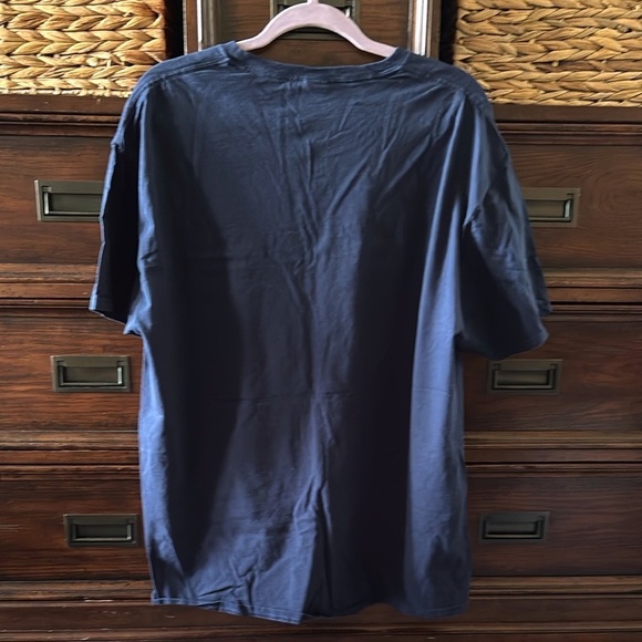 Navy Graphic T-Shirt in size XL - Picture 5 of 5